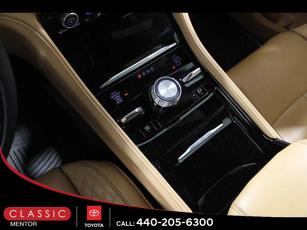 Used 2023 Diamond Black Crystal Pearl Coat Jeep  image 16