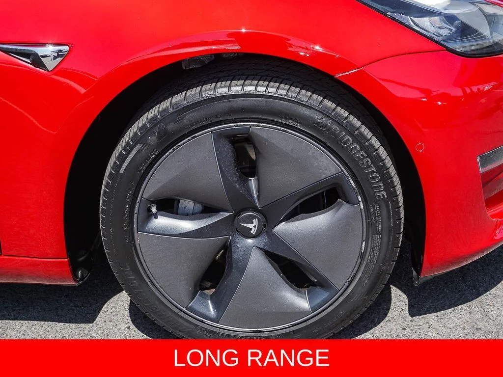 Used 2018  Tesla Long Range image 9