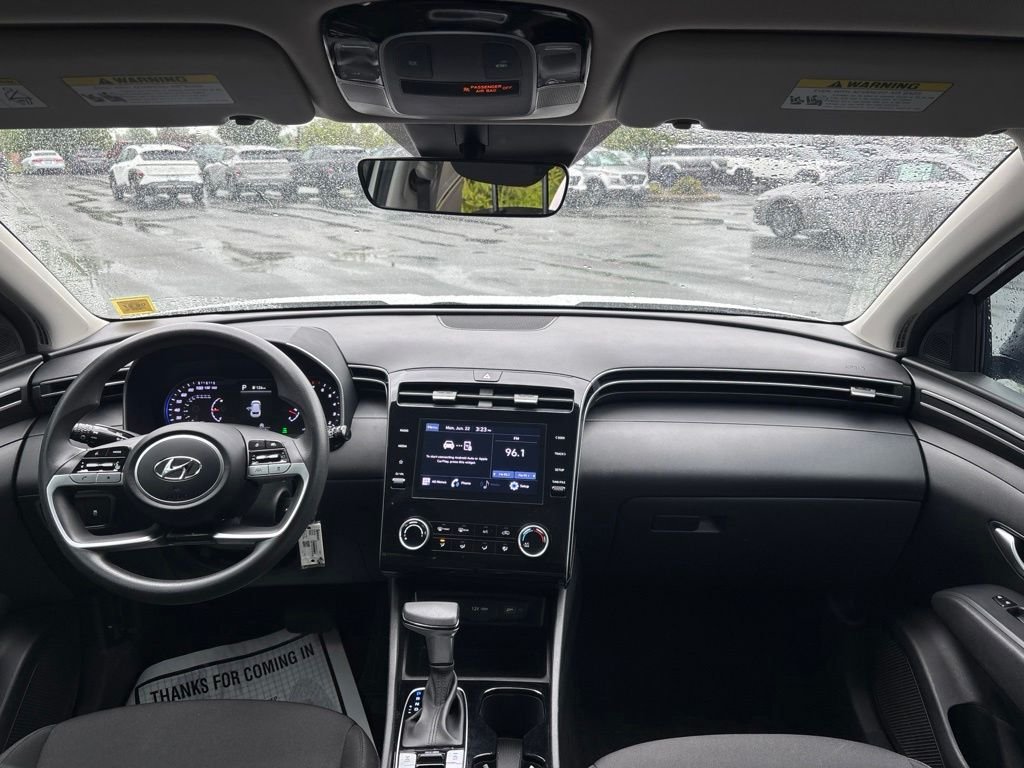 Used 2023 White Hyundai SE image 17