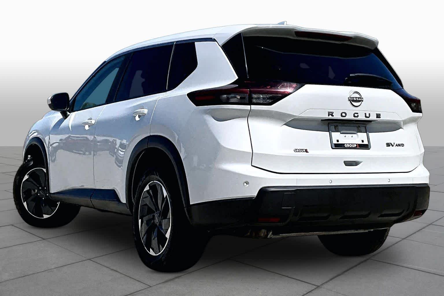 Certified Used 2024 Everest White P Nissan SV image 12