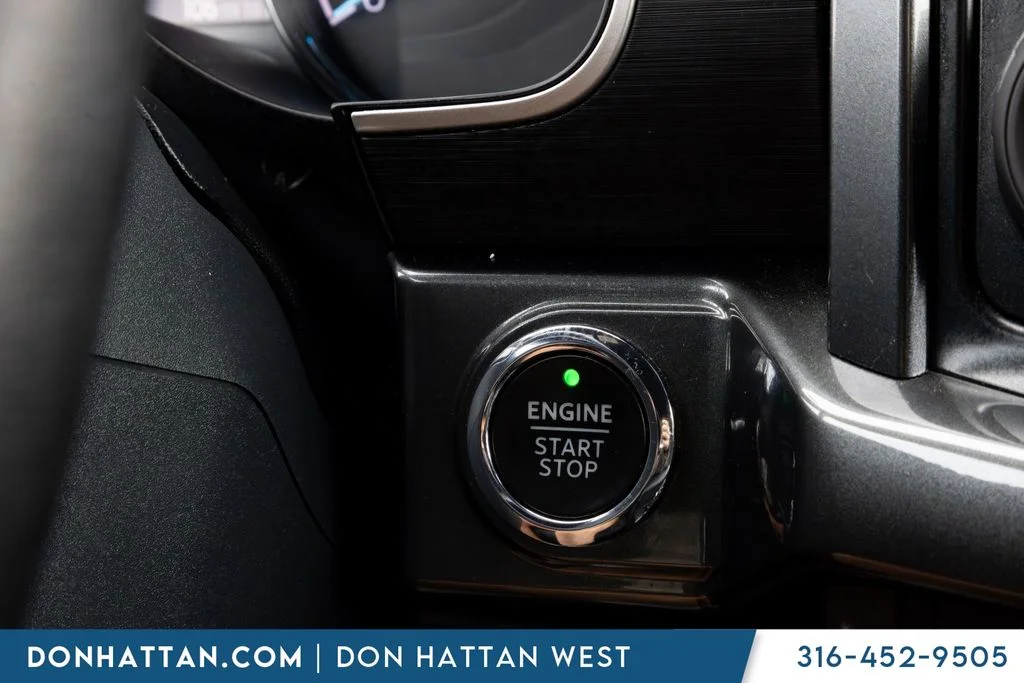 Used 2023 Silver Ford XLT image 10