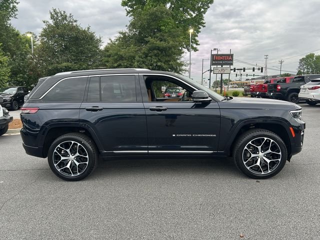 Used 2023 Black Jeep Summit Reserve image 10