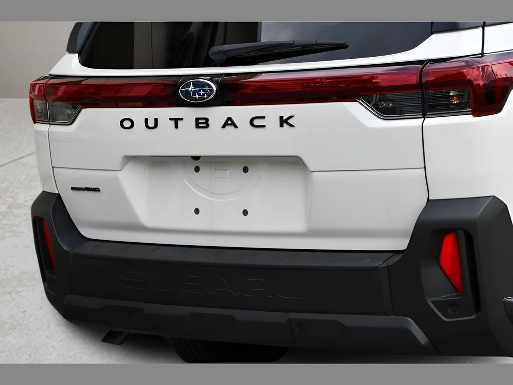New 2026 CRYSTAL WHITE PEARL Subaru Limited image 28