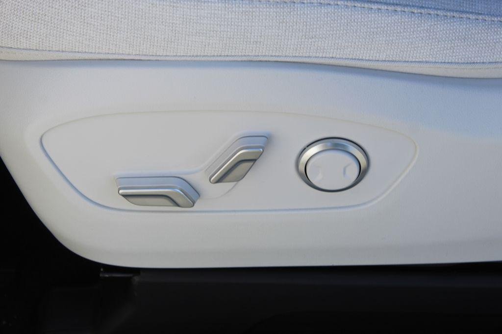 2026 Hyundai IONIQ 9 SE - Photo 14