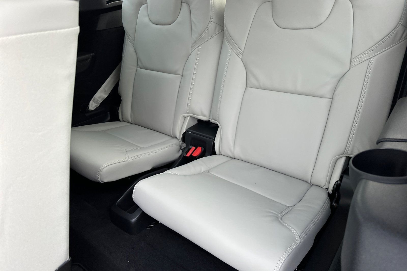 2026 Volvo XC90 Ultra - Photo 14