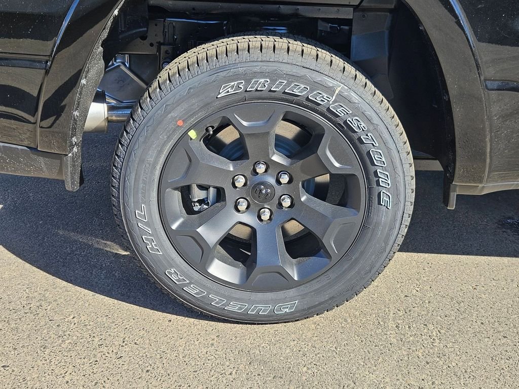 New 2026 Diamond Black Crystal Pearl-Coat Exterior Paint RAM Big Horn/Lone Star image 9
