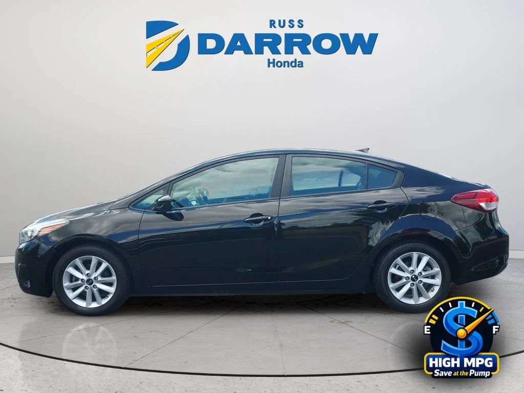 Used 2017 Black Kia S image 2