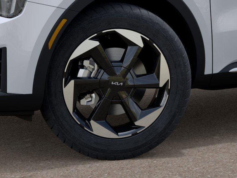 New 2026 Snow White Pearl Kia EX image 28