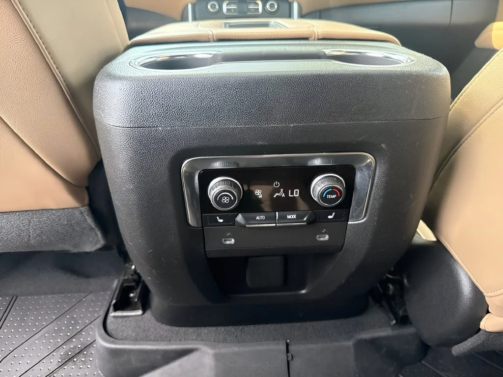Used 2023 SUMMIT WHITE Chevrolet Premier image 16