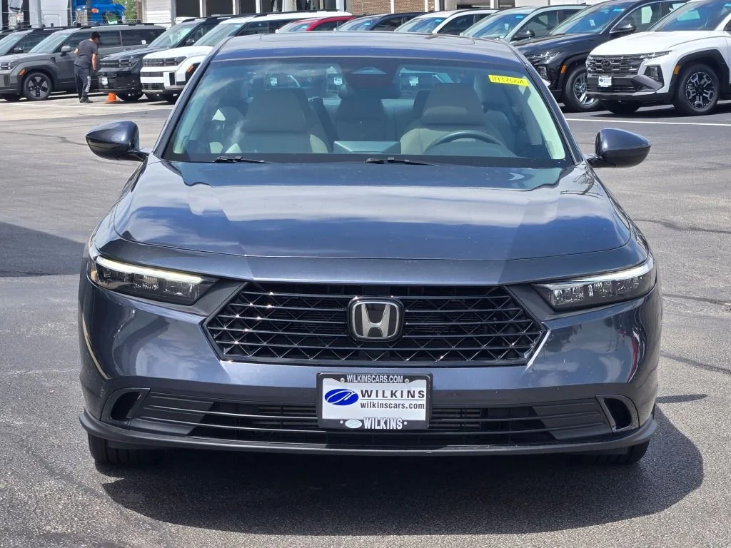 Used 2023  Honda EX image 3