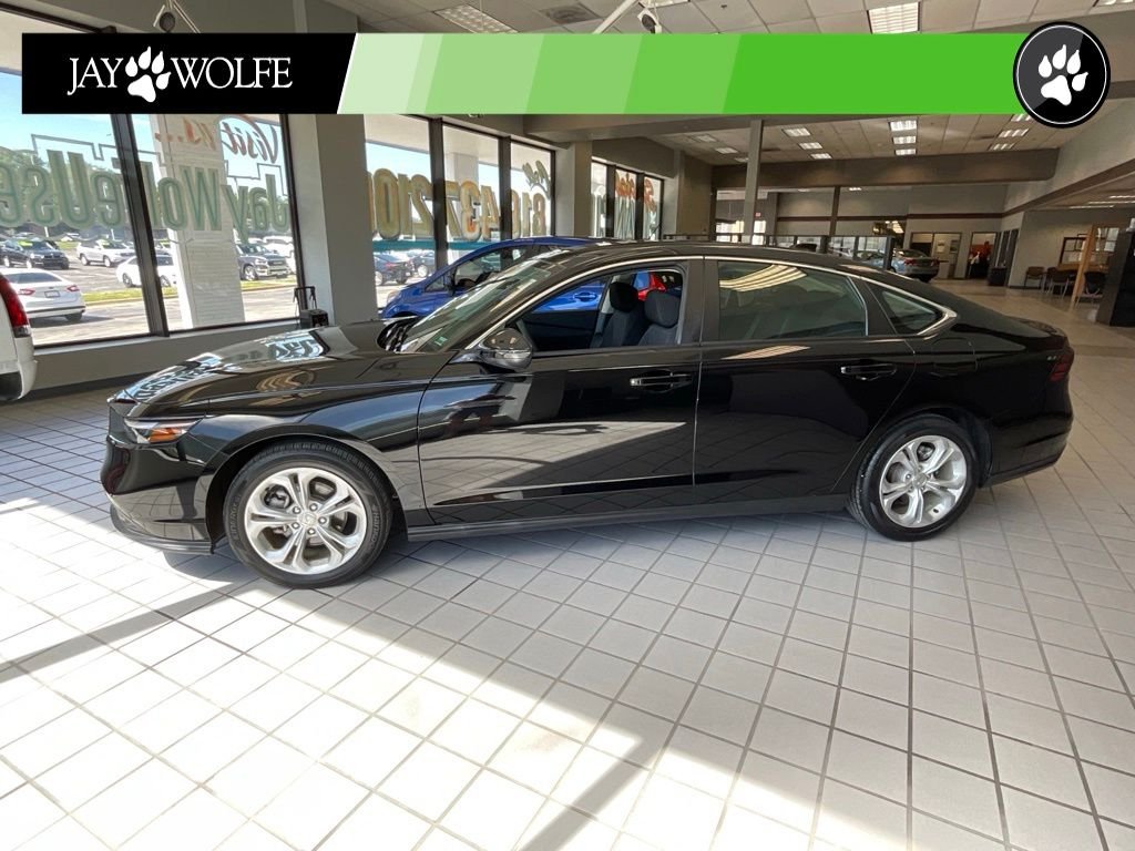 Used 2023  Honda LX image 3