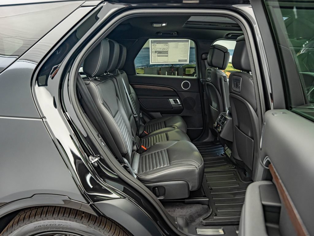 New 2026 Santorini Black Land Rover Dynamic SE image 33
