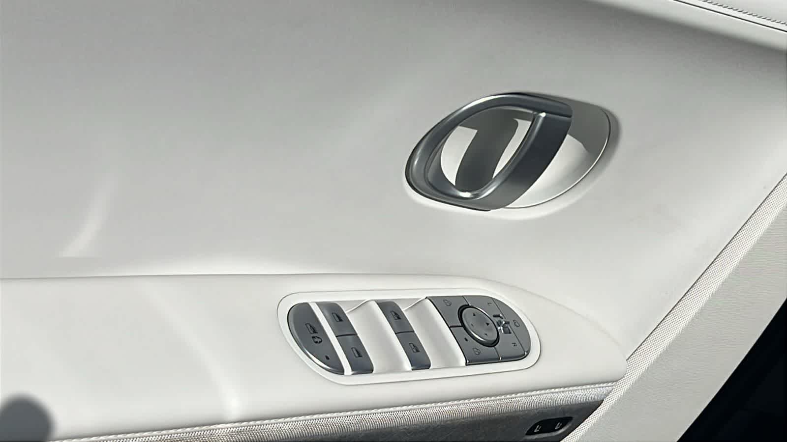 Certified Used 2023 Atlas White Hyundai Limited image 22