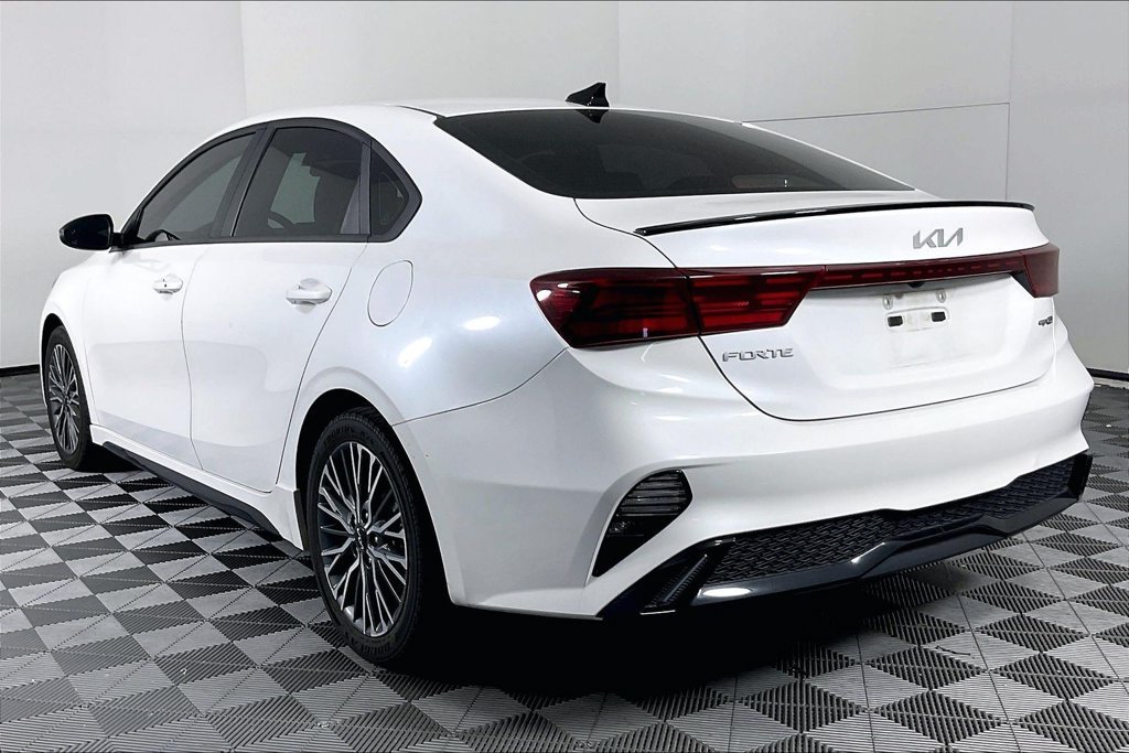 Used 2024 White Kia GT-Line image 2