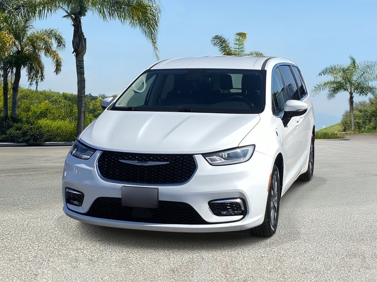 Used 2023 Bright White Chrysler Touring L image 6