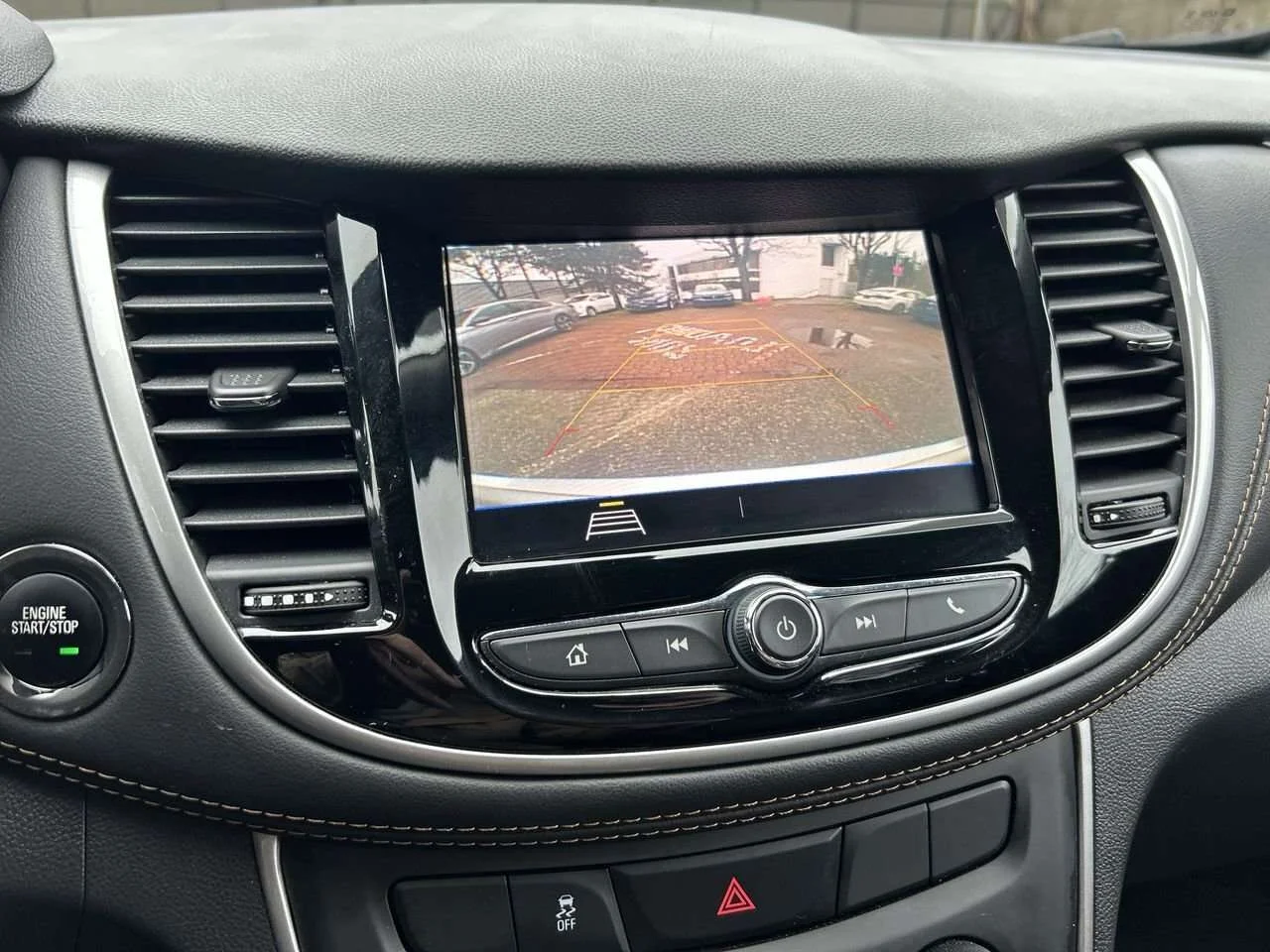 Used 2022 Silver Ice Metallic Chevrolet FWD LT Dilawri Certified   Local BC   No Accidents image 25