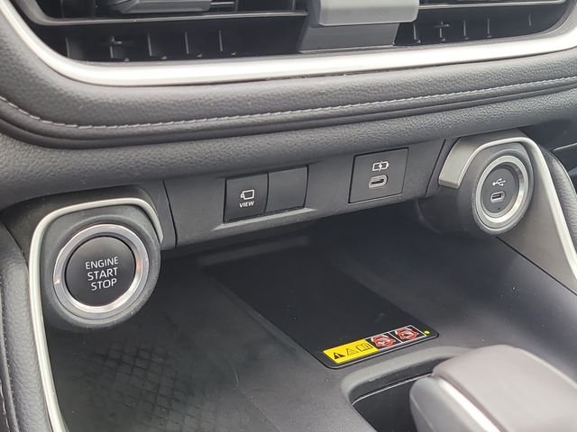 Used 2024 White Toyota Platinum image 27