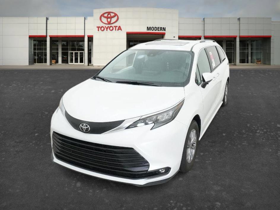 New 2026 Wind Chill Pearl Toyota XLE image 14