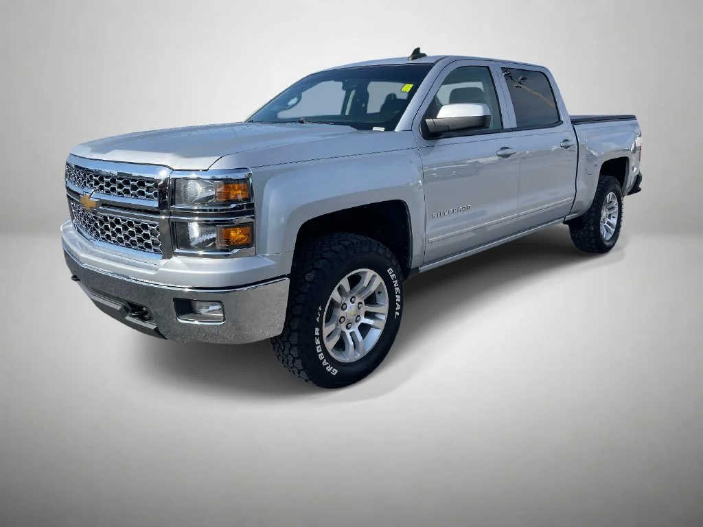 Used 2015 Silver Chevrolet LT image 7