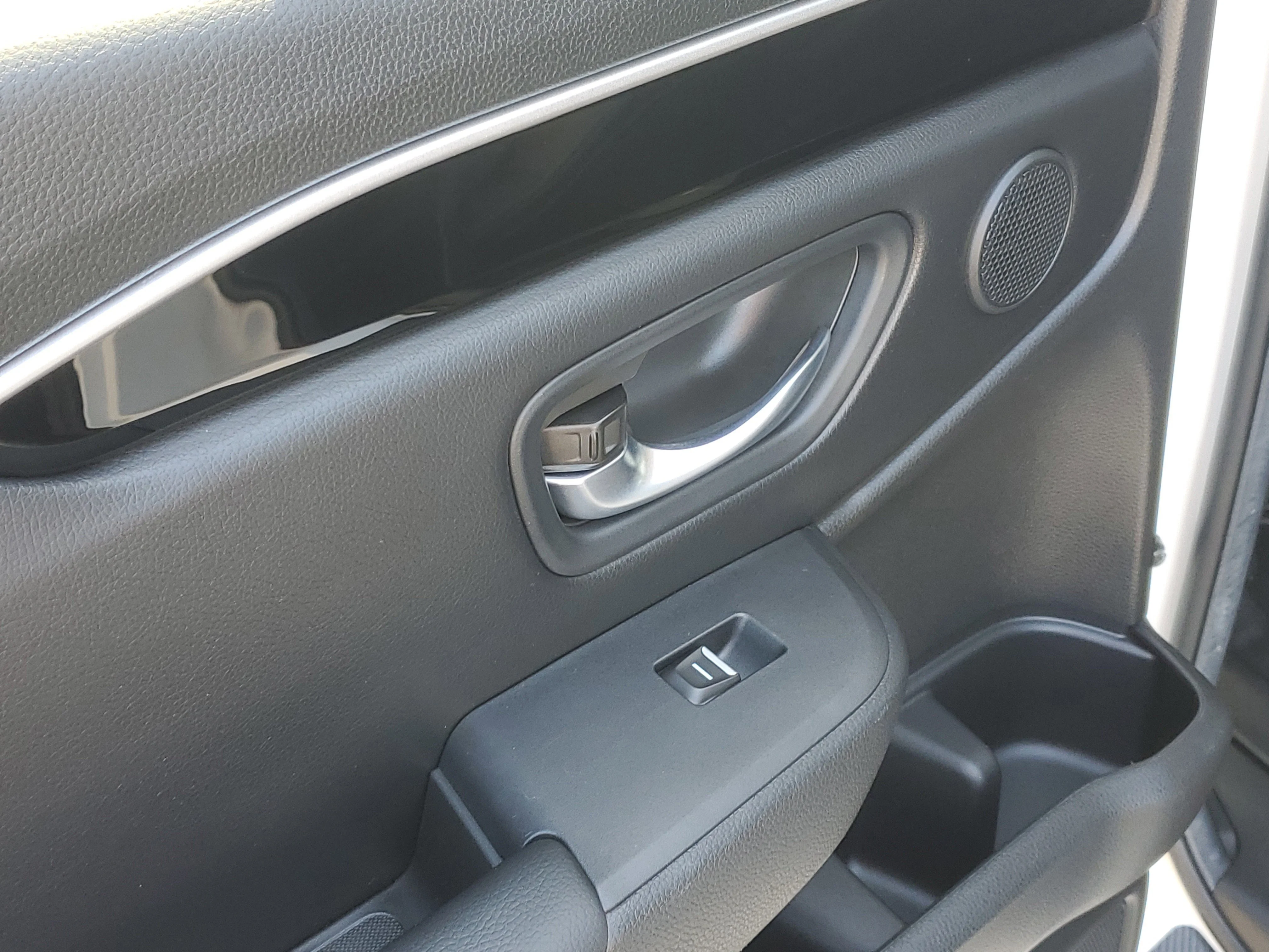 Used 2025 Platinum White Pearl Honda Touring image 13