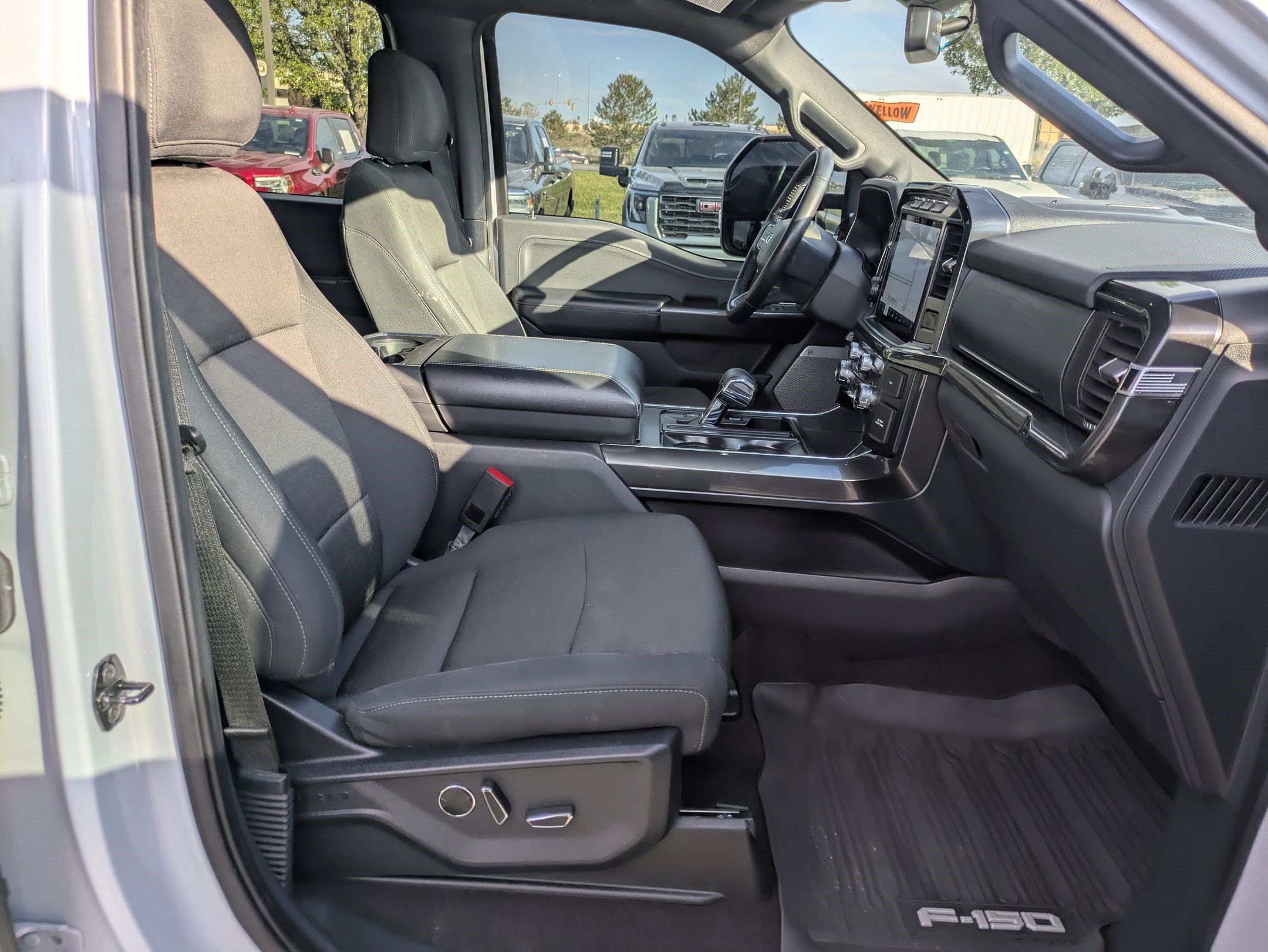 Used 2021 White Metallic Ford XLT image 31