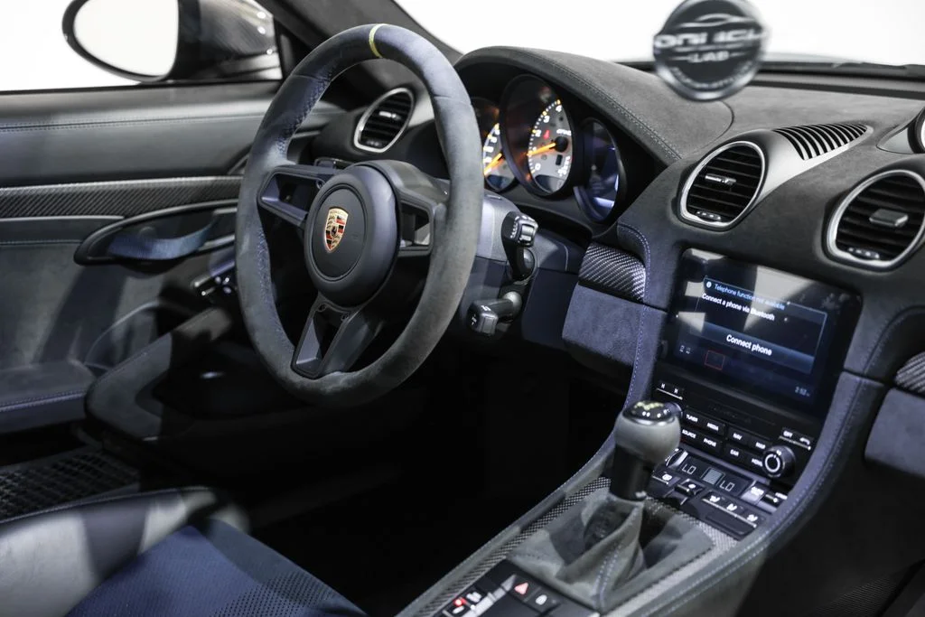2025 Porsche 718 GT4 RS - Photo 23