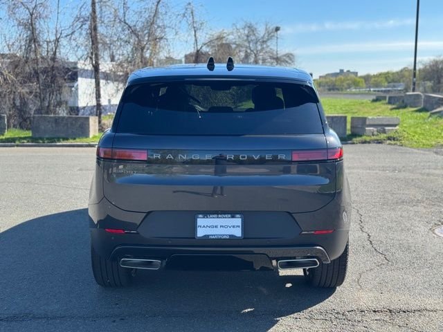 New 2026 Carpathian Grey Land Rover SE image 4