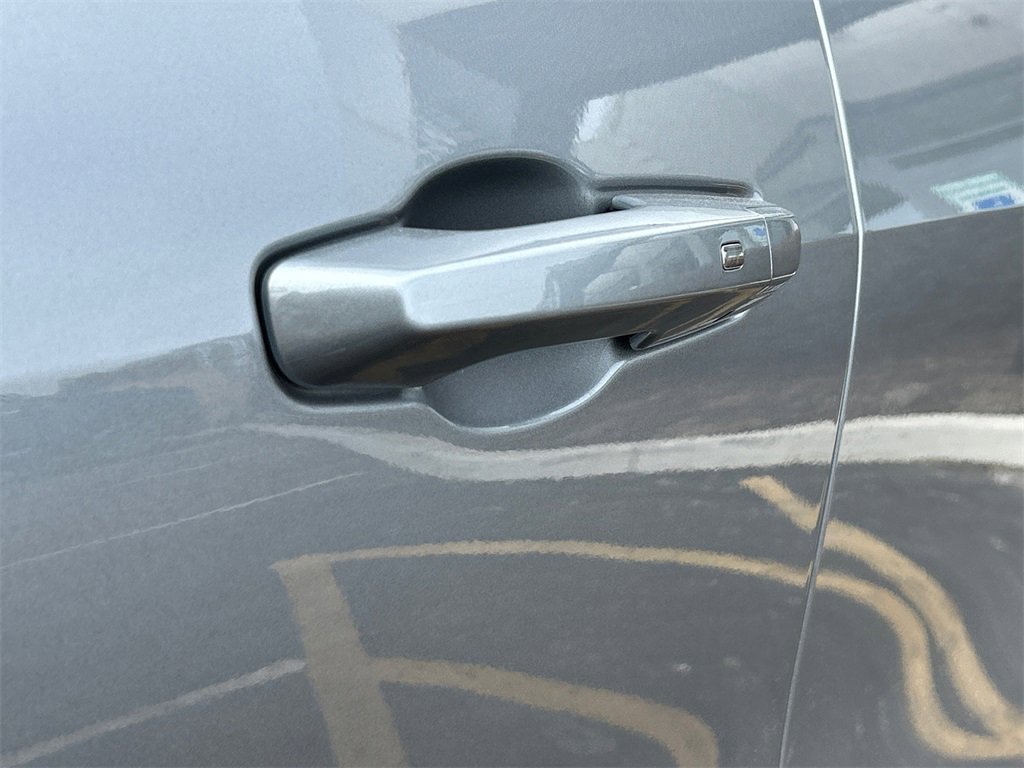 2026 GMC ACADIA - Image 12