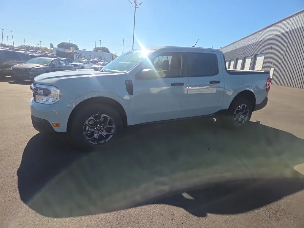 Used 2024 Green Ford XLT image 6
