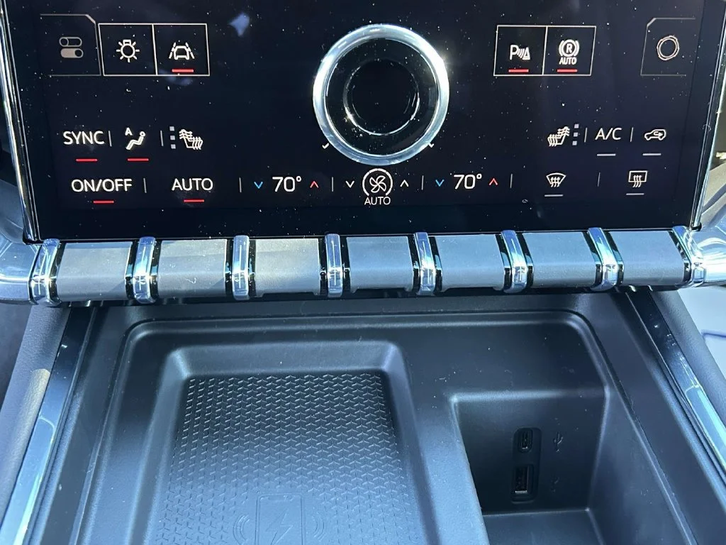 New 2027 Sterling Metallic GMC Elevation image 22