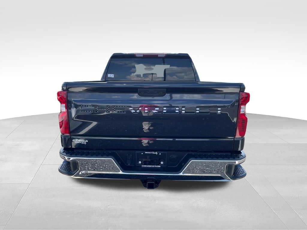 Used 2024 Gray Chevrolet LT image 4