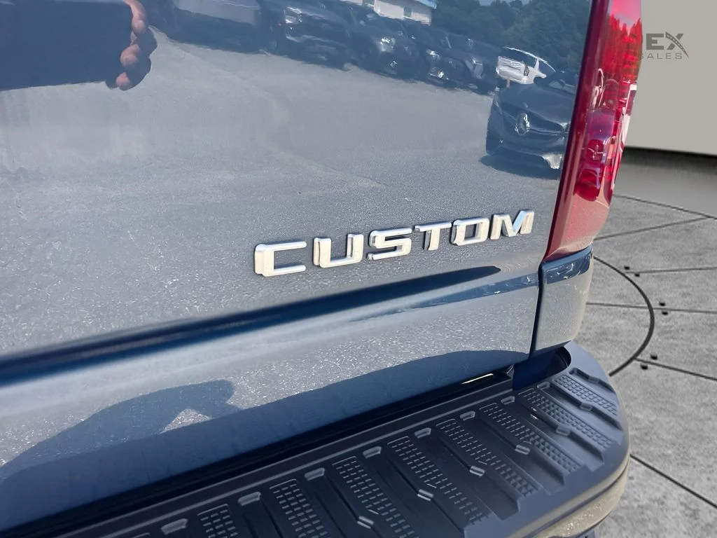 Used 2025 Blue Chevrolet Custom image 19