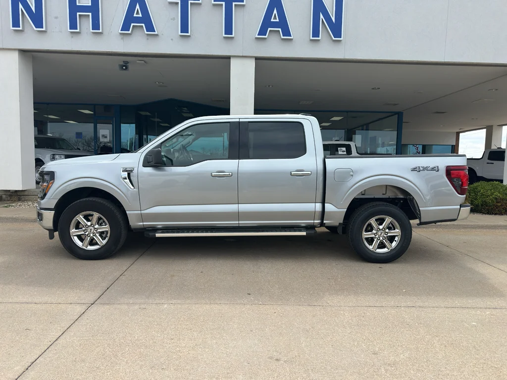 Used 2025 Iconic Silver Metallic Ford XLT image 4
