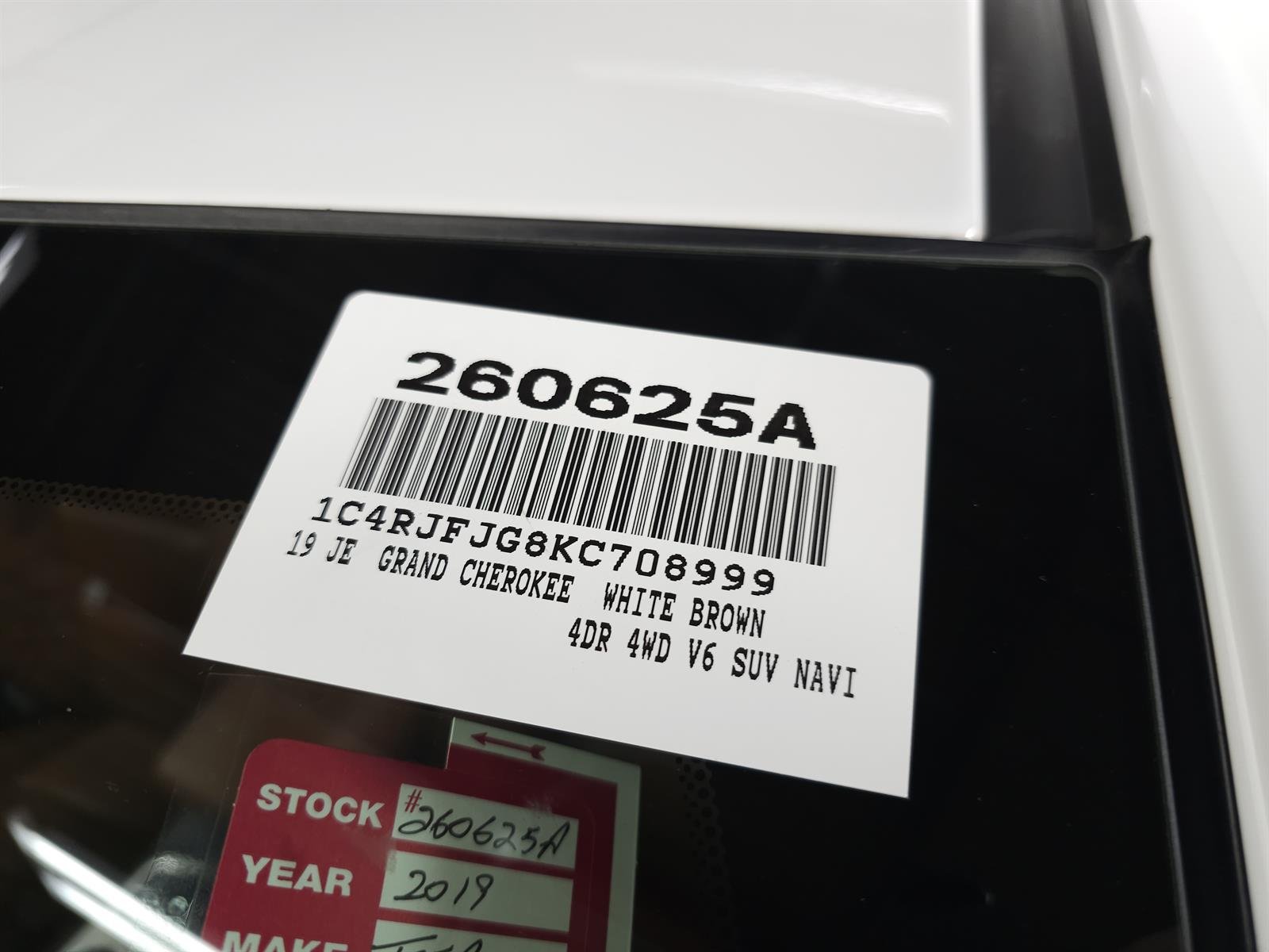 Used 2019 White Jeep Summit image 33