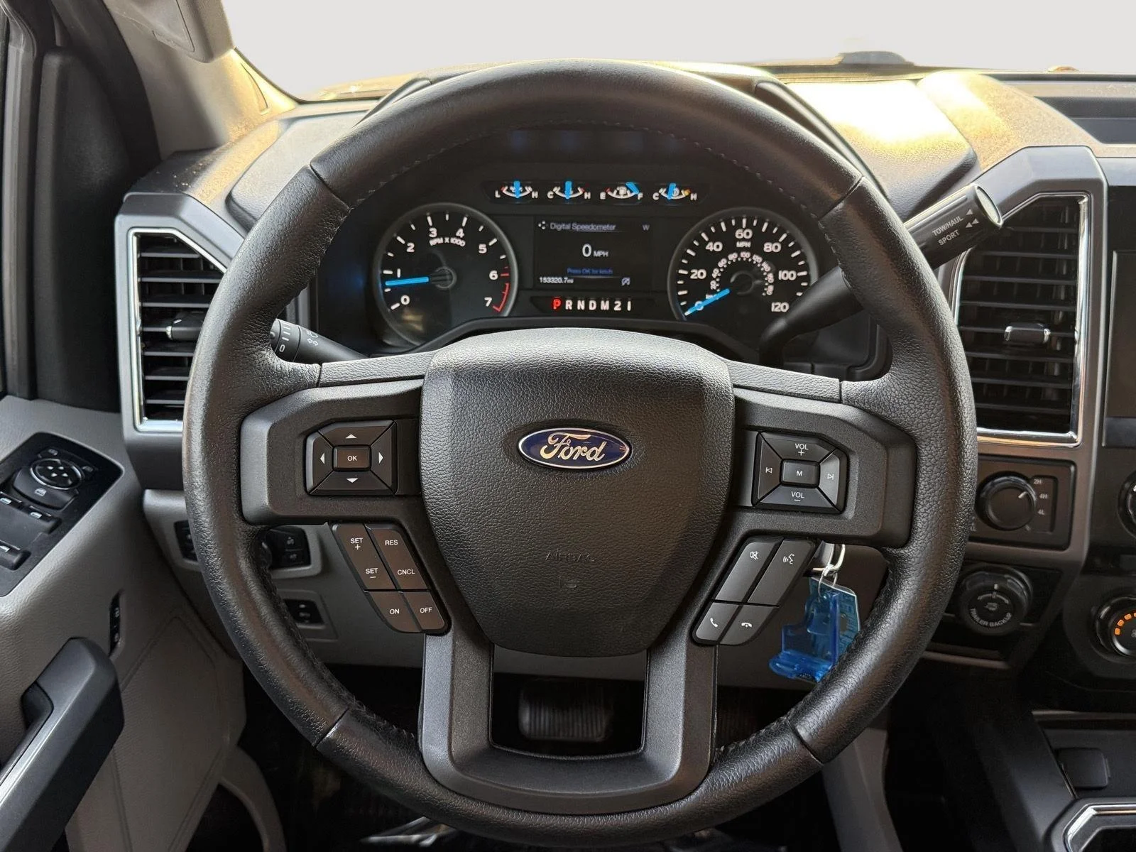 Used 2016 Ingot Silver Metallic Ford XLT image 19