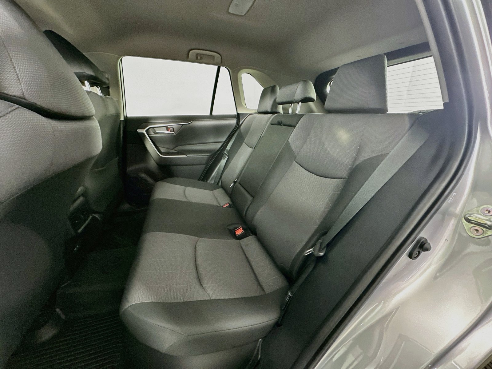 Used 2025 Silver Sky Metallic Toyota XLE image 23