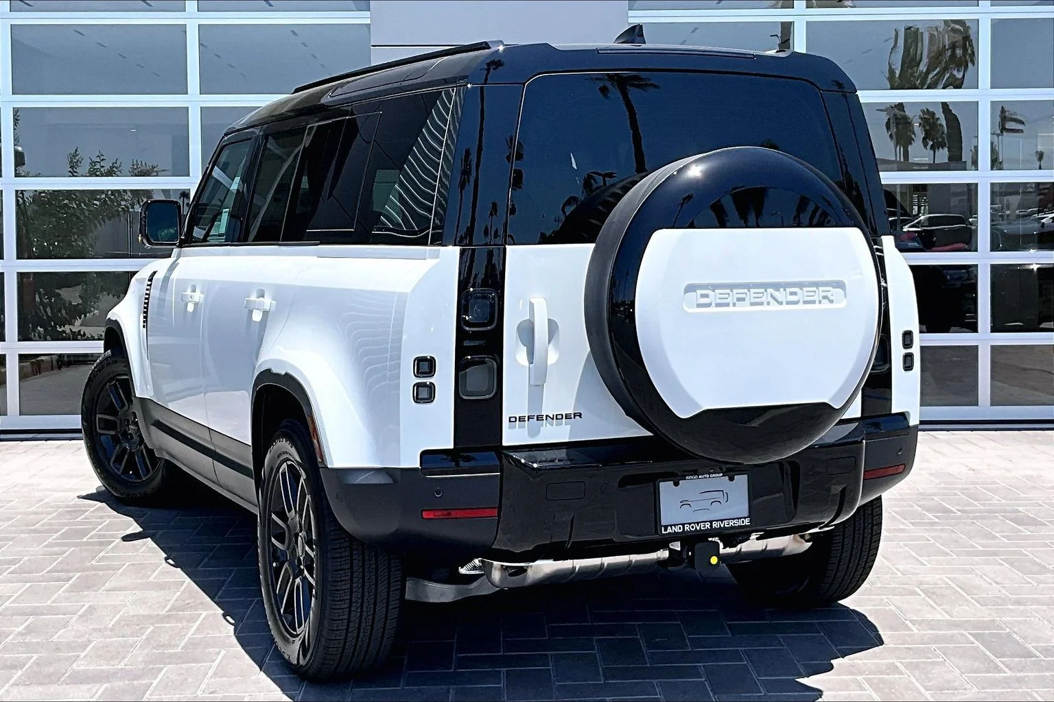 New 2026 Fuji White Land Rover S image 3