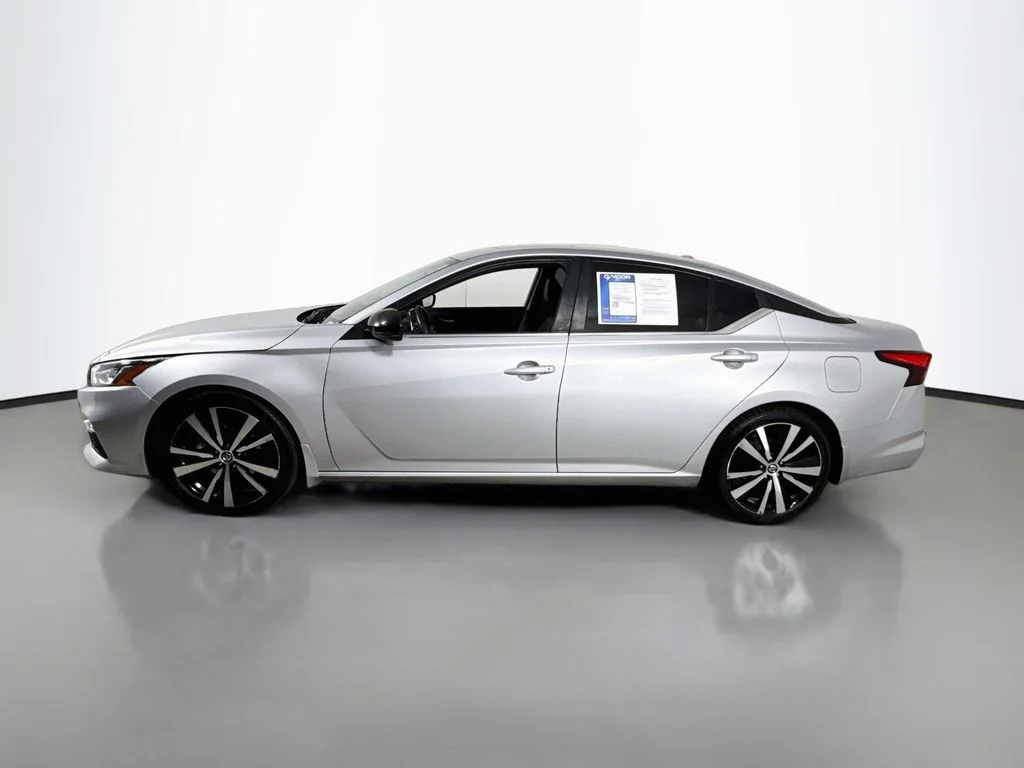 Used 2021 Brilliant Silver Metallic Nissan 2.0 SR image 11