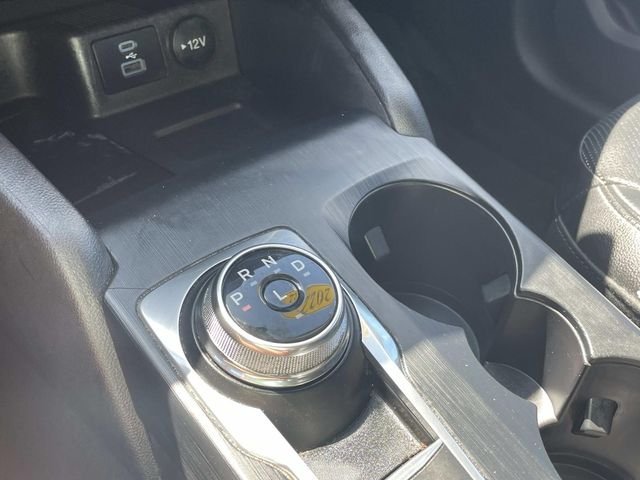 Used 2022 Silver Ford SEL image 31
