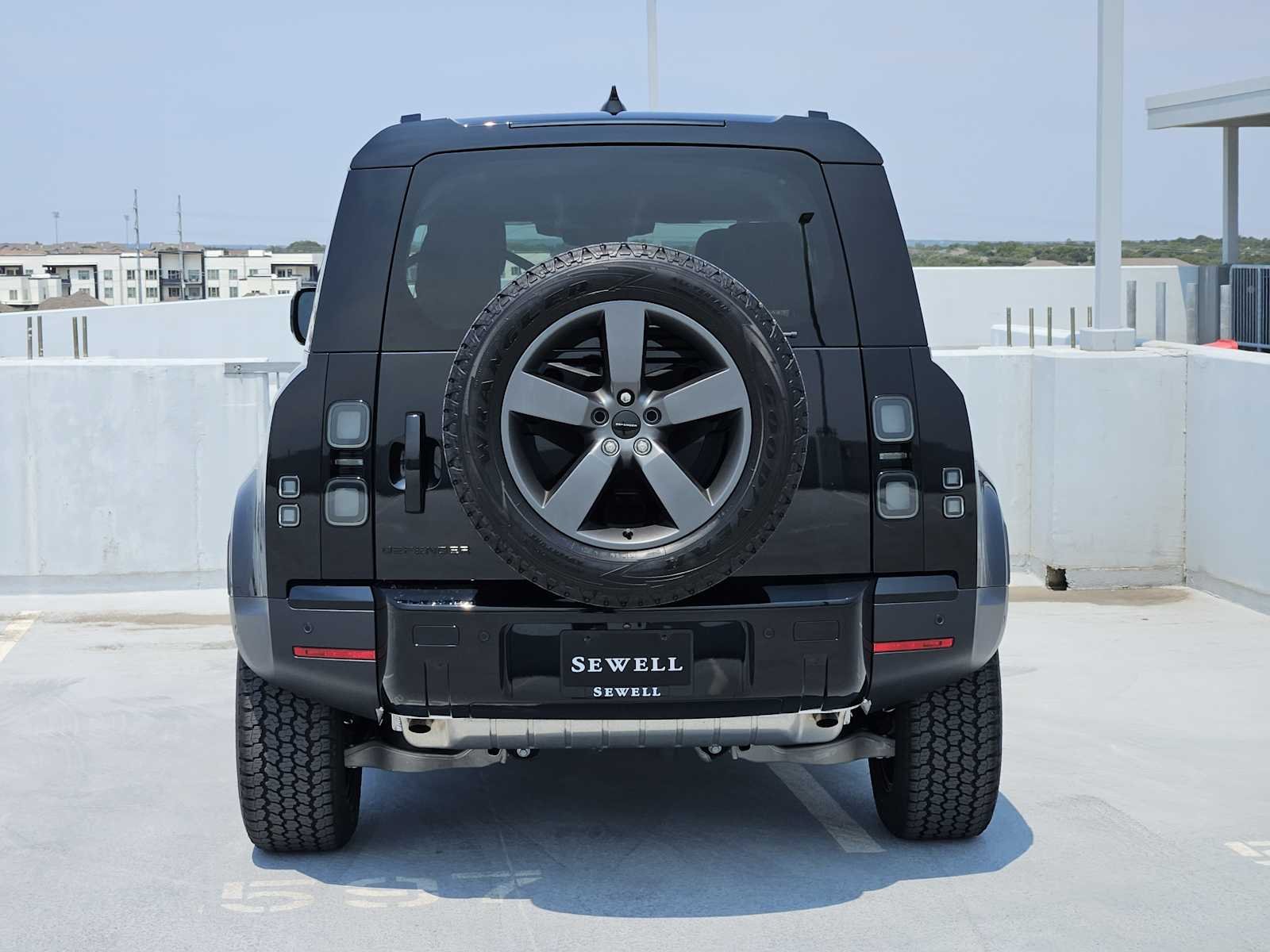 New 2026 Santorini Black LAND ROVER S image 6