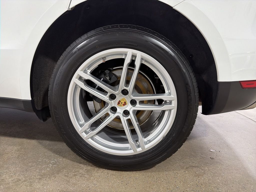 Used 2021 White Porsche Base image 30