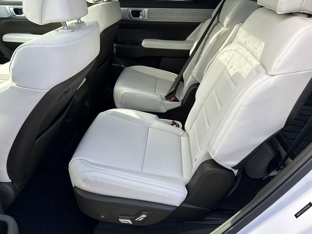 New 2025 White Hyundai Calligraphy AWD image 21