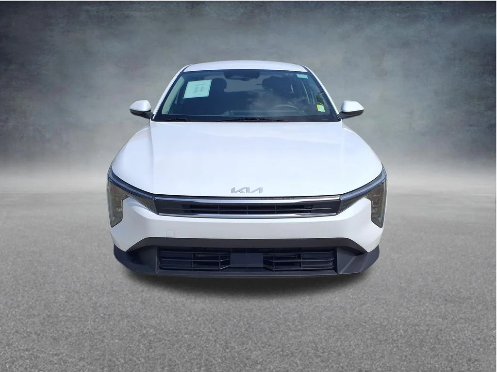 Used 2025 White Kia LXS image 2