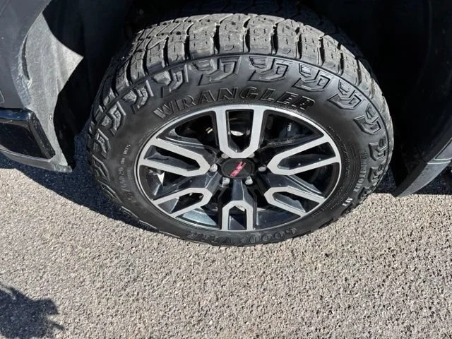Used 2025 Onyx Black GMC AT4 image 10