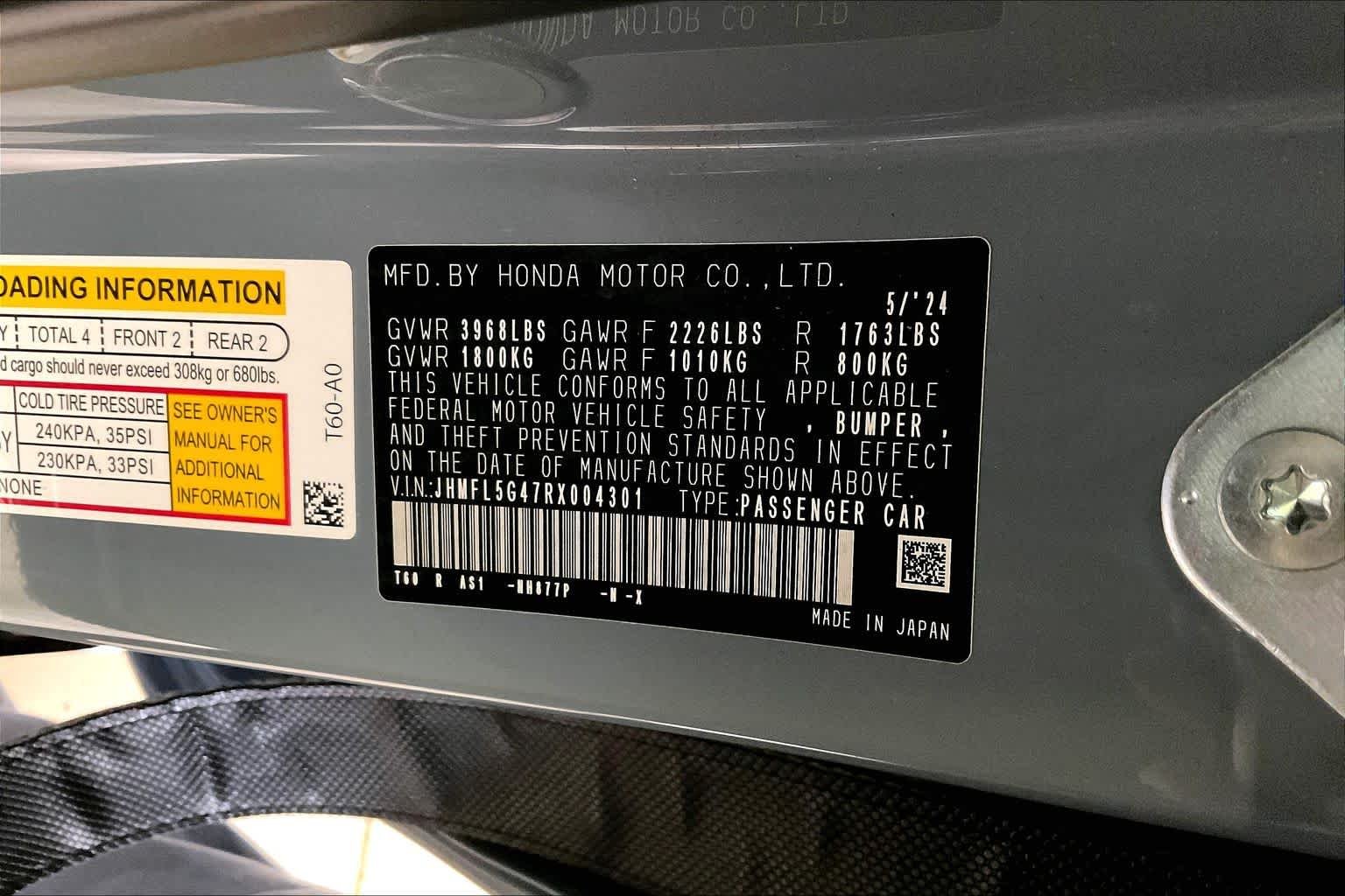 Used 2024 Sonic Gray Pearl Honda  image 31