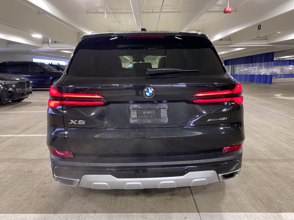 Used 2024 Black Sapphire Metallic BMW xDrive40i image 4