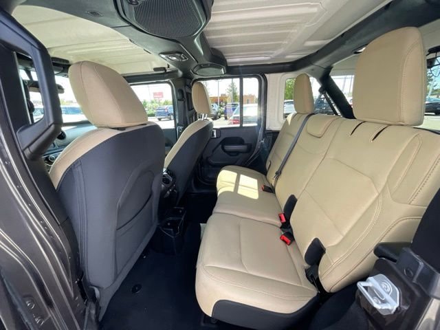 Used 2018 Crystal Metallic Jeep Unlimited Sport S image 27