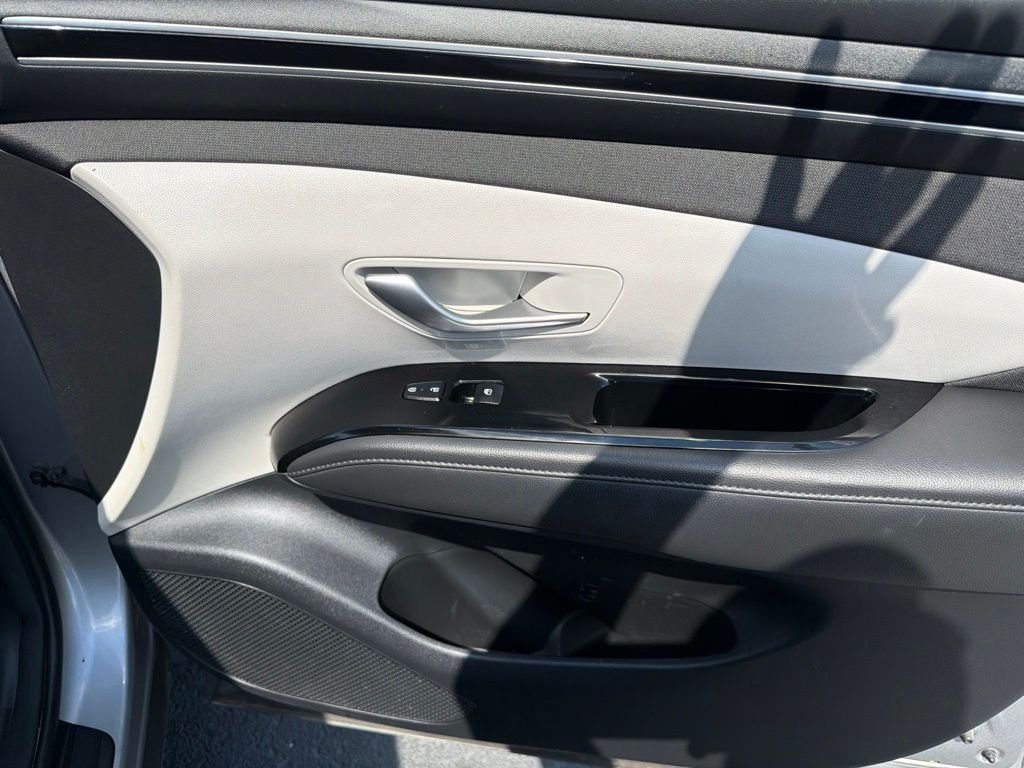 Used 2024 Silver Hyundai SEL Convenience image 16