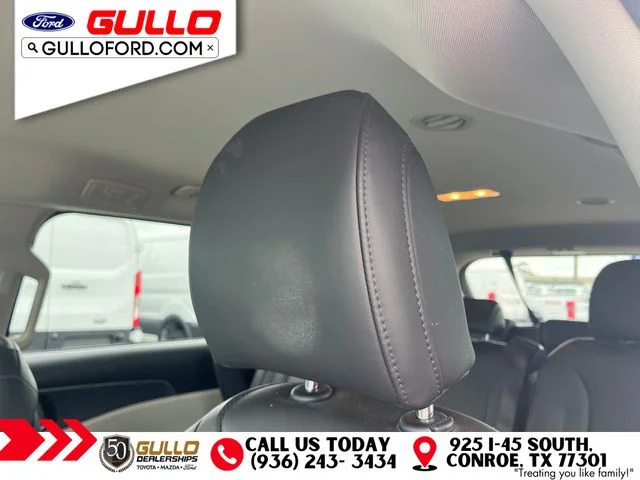 Used 2023 Snow White Pearl Kia LX Seat Package image 16