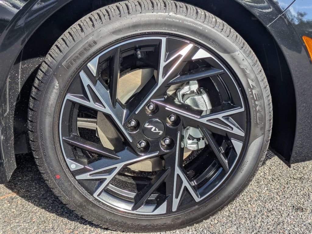 New 2026 Aurora Black Pearl Kia GT-Line FWD image 10